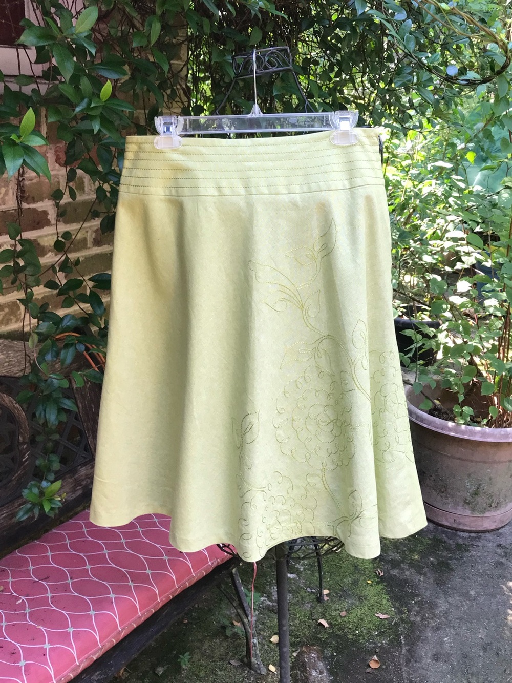 Kim Rogers Signature- CELERY GREEN LINEN BLEND SKIRT- Size 10- EUC